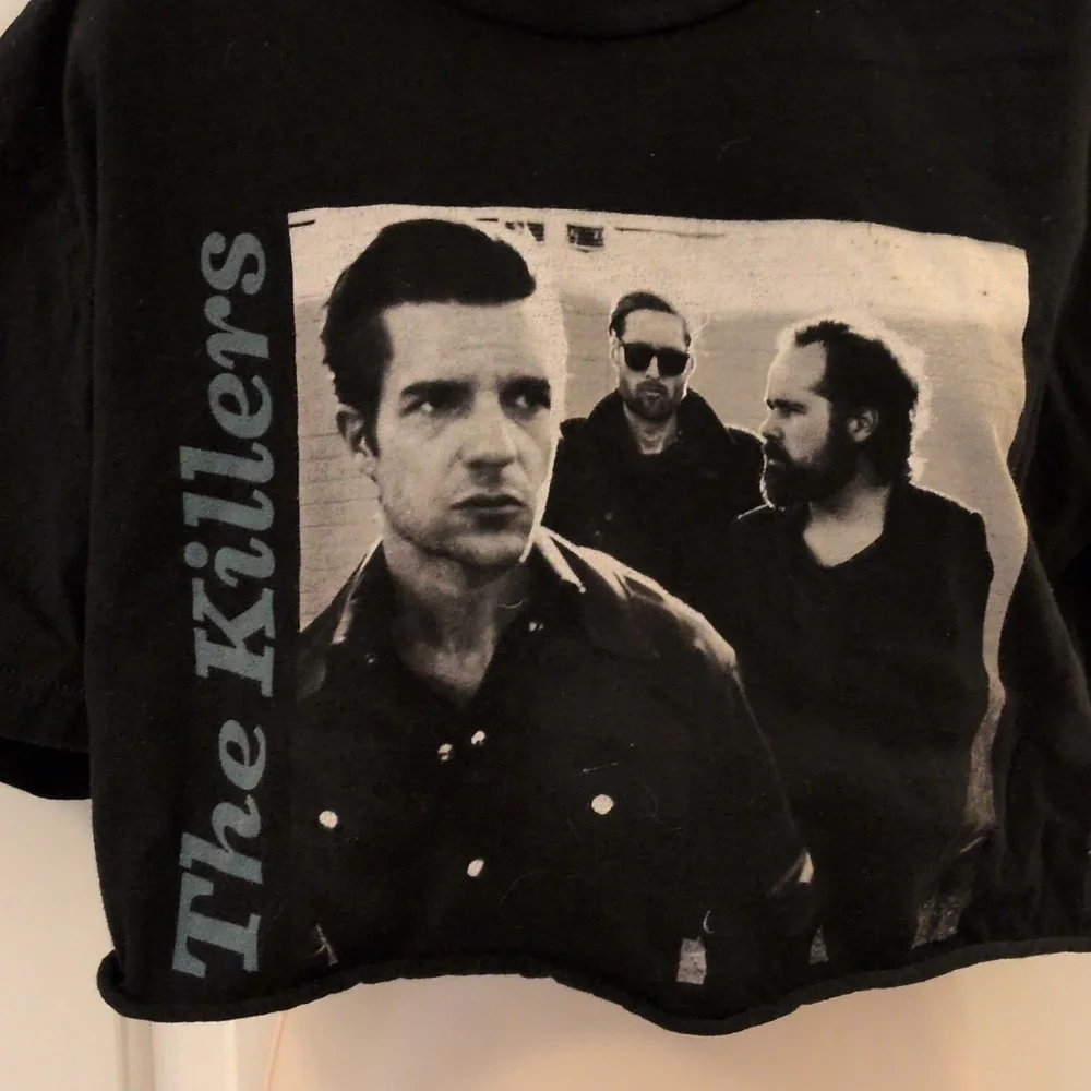 Next Level Apparel The Killers Cropped T-shirt - Picture 2 of 8